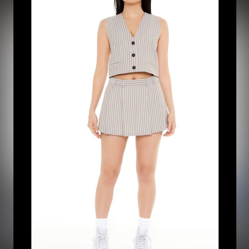 Cropped vest top & Pinstripe Women’s Shorts Skort